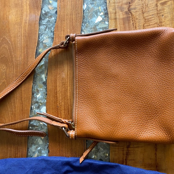 Dooney & Bourke - Picture 5 of 7